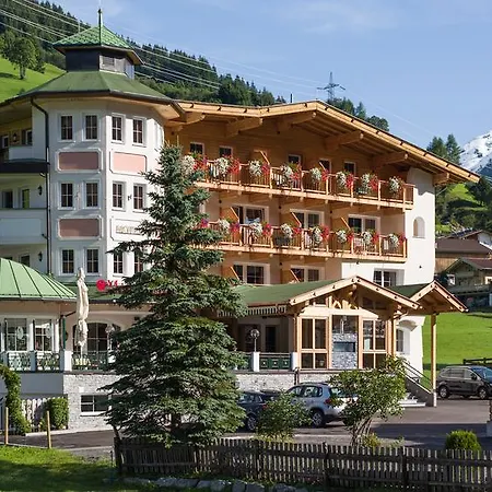 Maria Theresia Hotel